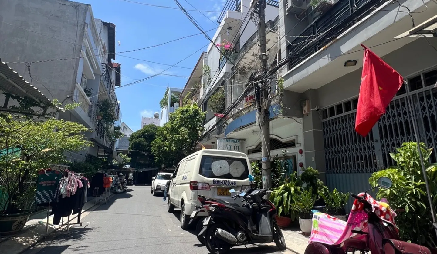 Nhà mặt phố 3 tầng khu vực Quận 7, diện tích 40m², pháp lý rõ ràng... Bán nhà mặt phố tại Tân Mỹ, Hồ Chí Minh 01