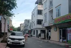 Nhà mặt phố Bãi Sậy sang trọng với không gian hai thoáng và vỉa hè rộng... Bán nhà mặt phố tại Hồng Bàng, Hải Phòng 02