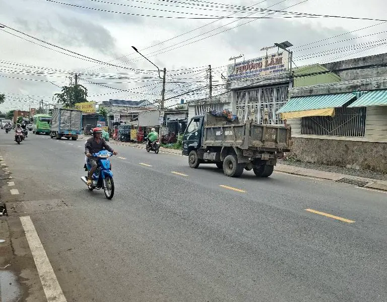 Nhà mặt phố rộng rãi, giá tốt tại Đinh Đức Thiện... Bán nhà mặt phố tại Hưng Long, Hồ Chí Minh 01