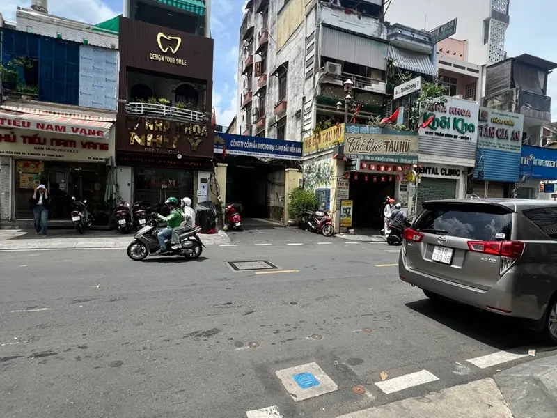 Nhà góc 2 mặt tiền quận 1 - vị trí siêu đỉnh... Bán nhà mặt phố tại Cầu Ông Lãnh, Hồ Chí Minh 01