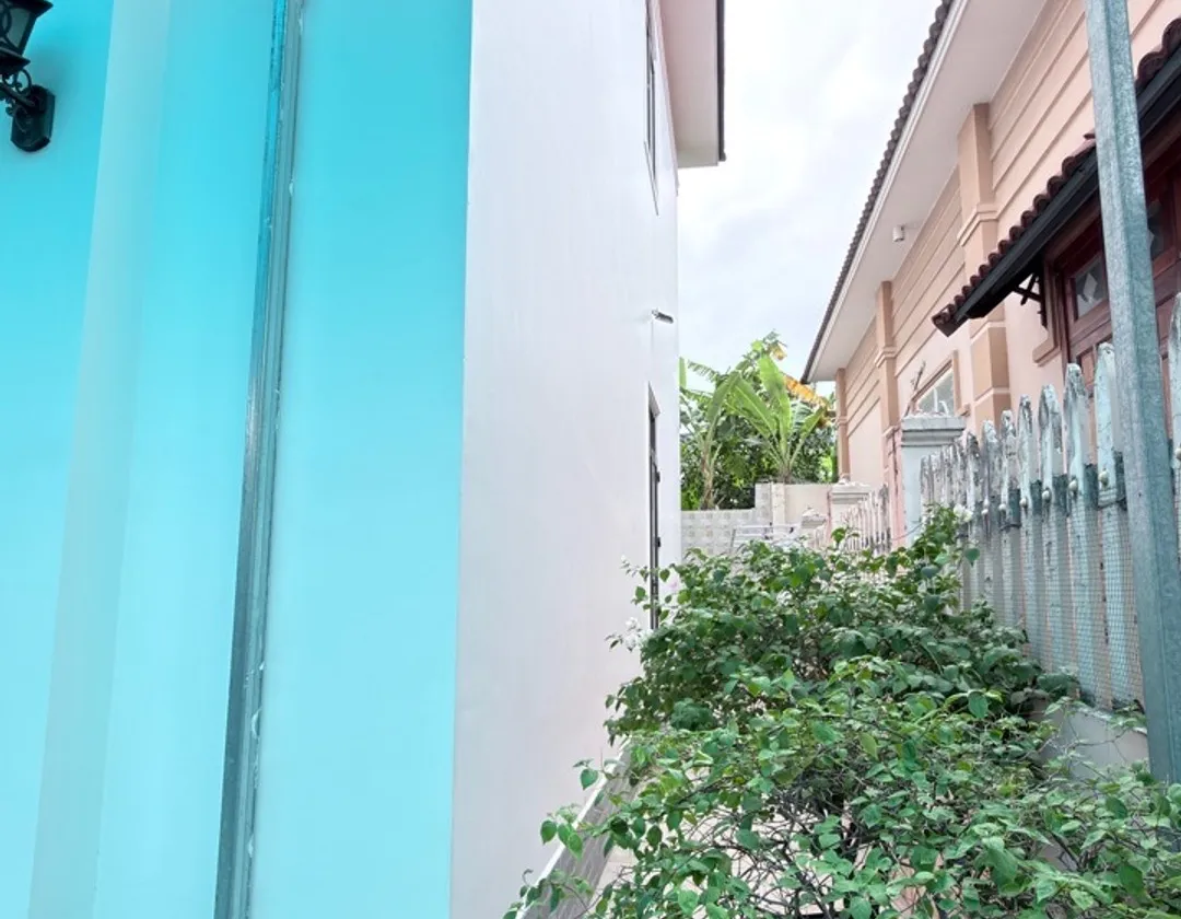 Bán nhà biệt phủ 2 tầng rộng 202m² tại Bình Dương với gara ô tô... Bán nhà riêng tại Bình Dương, Hồ Chí Minh 01