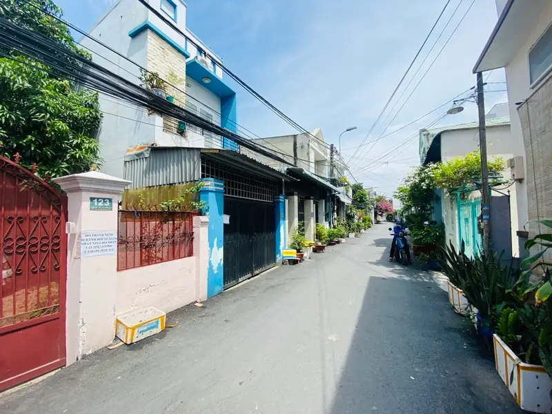 Kết cấu: Trệt, lửng , 2 lầu. 3PN, hiện đang cho thuê kinh doanh. - Đường kinh doanh 20m, có lề đườn... Bán nhà riêng tại An Khánh, Hồ Chí Minh 01