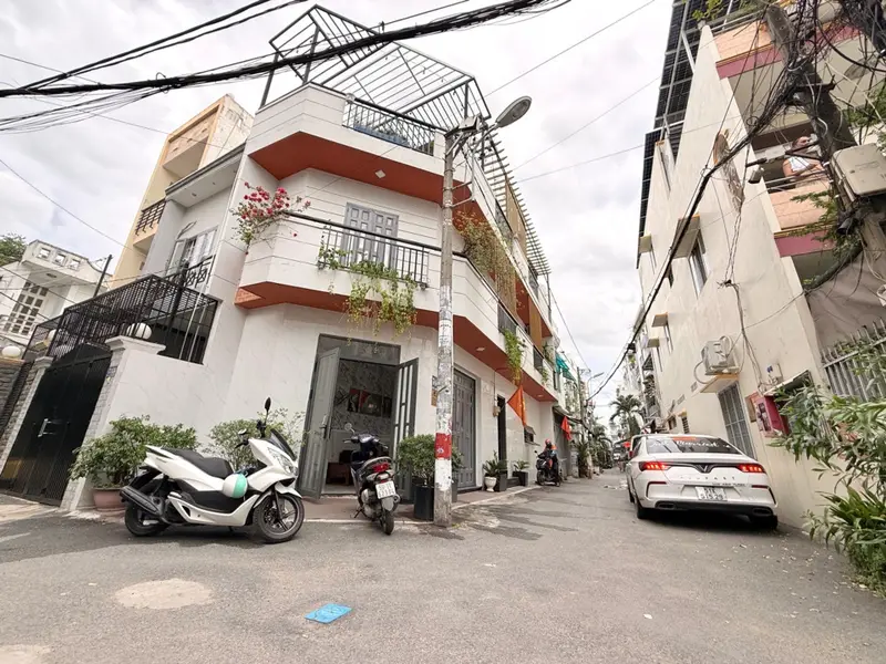 Nhà góc 3 tầng 3PN 3WC mặt tiền rộng tại Phường Thông Tây Hội... Bán nhà riêng tại Thông Tây Hội, Hồ Chí Minh 01