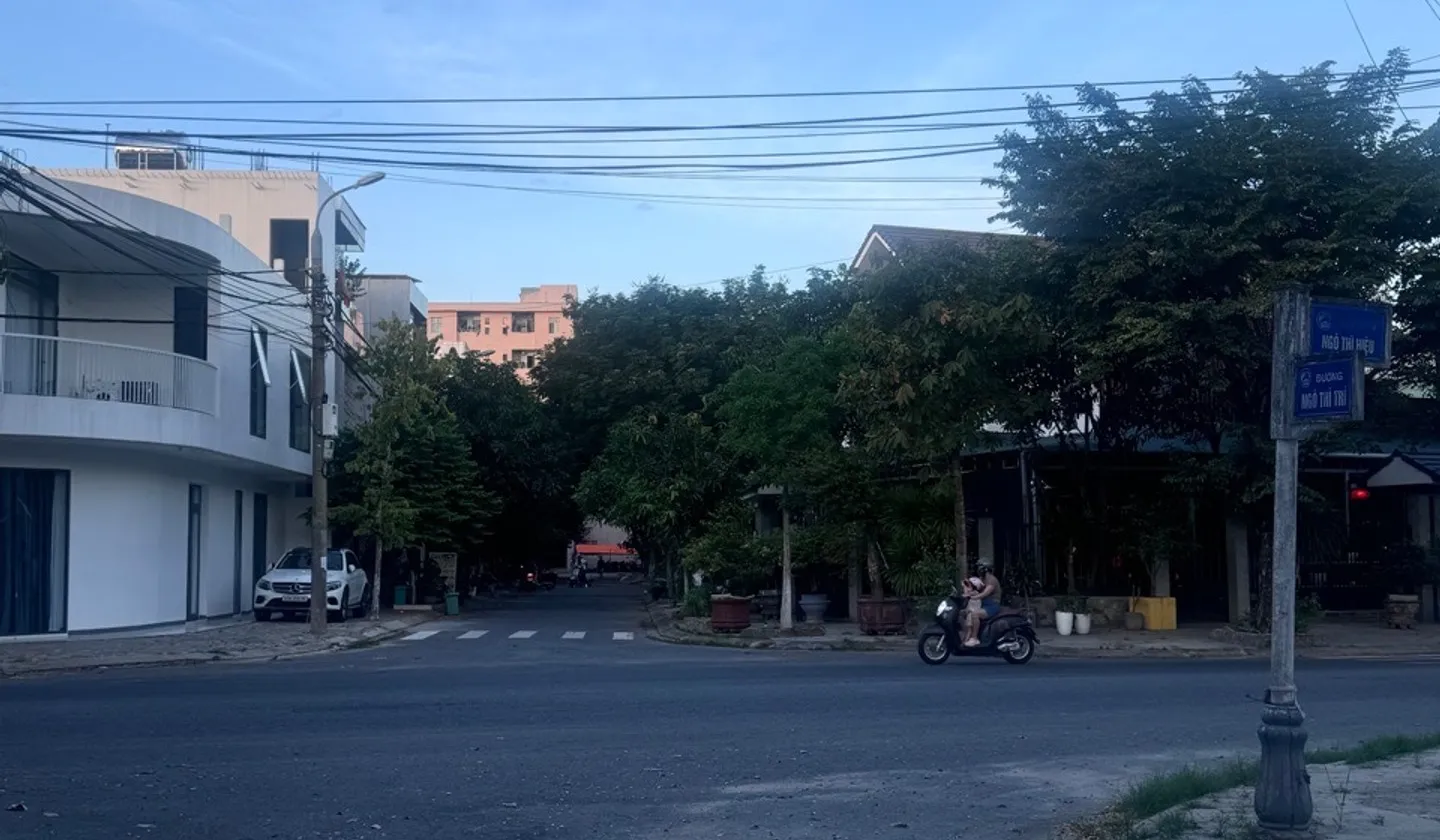 Bán nhà mặt phố lô góc 3 tầng tại Ngô Thì Trí, mặt tiền 6m, diện tích 155m2... Bán nhà mặt phố tại Sơn Trà, Đà Nẵng 01