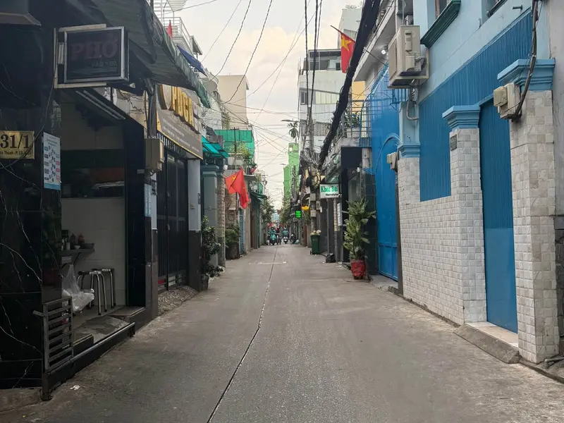 Nhà 3 tầng mặt tiền rộng, vị trí vàng Tô Hiến Thành... Bán nhà riêng tại Hòa Hưng, Hồ Chí Minh 01