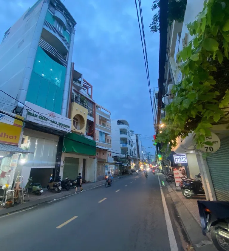 Nhà phố nở hậu Quận 10, giá ưu đãi, kinh doanh đỉnh... Bán nhà mặt phố tại Hòa Hưng, Hồ Chí Minh 01