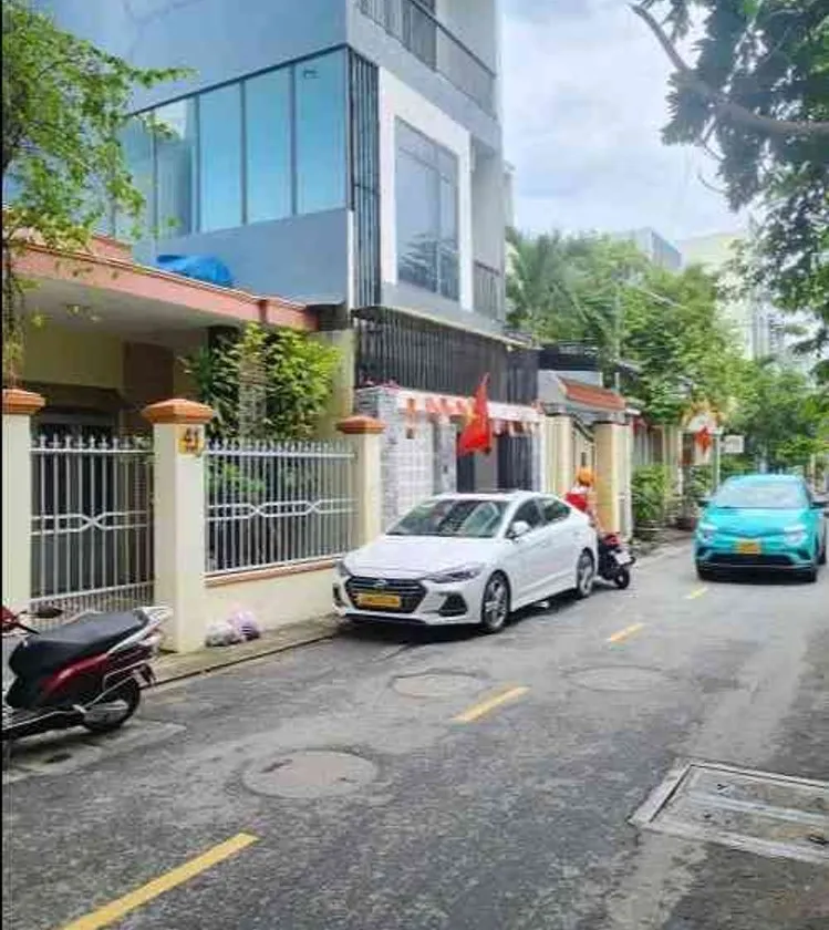 MẶT TIỀN TÔ HIẾN THÀNH – 35M² – 4 TẦNG + LỬNG – 7,8 TỶ – VÀI BƯỚC RA BIỂN
0762,658,925 - Hiền... Bán nhà mặt phố tại An Hải, Đà Nẵng 01