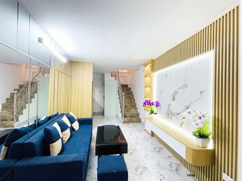 Bán nhà 5 tầng 3 phòng ngủ tại quận gần trung tâm thương mại... Bán nhà riêng tại Bạch Mai, Hà Nội 01