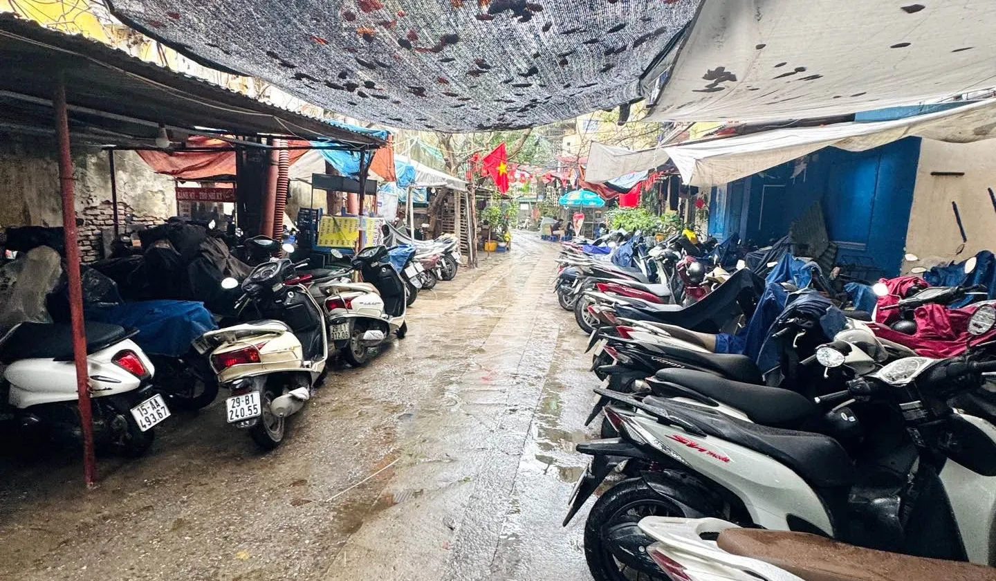 Bán căn hộ chung cư 61m² tại Đống Đa - lô góc 3 mặt thoáng, 3 phòng ngủ khép kín... Bán căn hộ chung cư tại Láng, Hà Nội 01