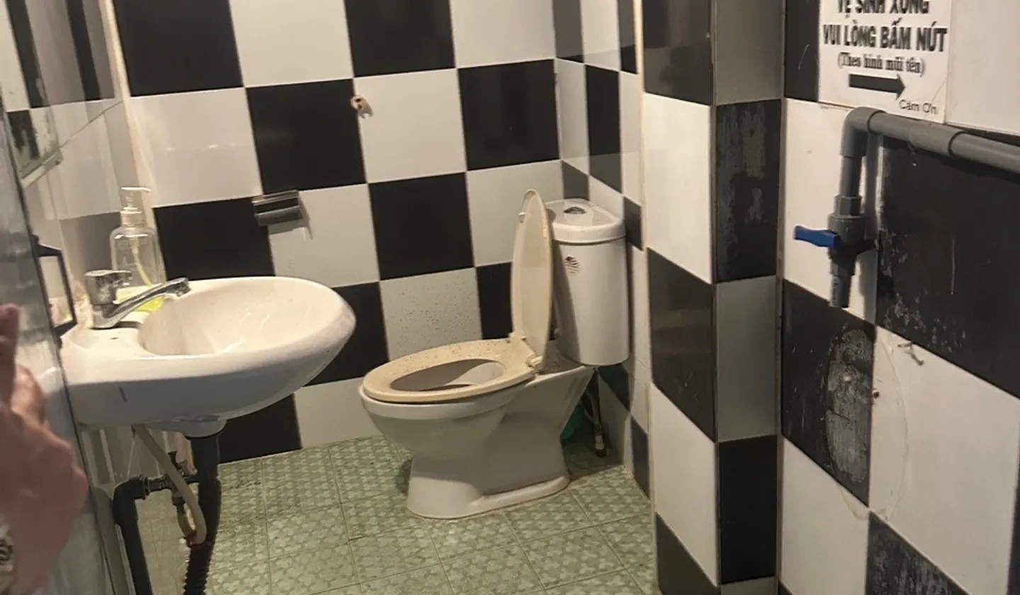 Nhà mặt phố 2 tầng rộng gần 100m2 hướng Đông, phù hợp kinh doanh tại khu vực sầm uất... Bán nhà mặt phố tại Phú Nhuận, Hồ Chí Minh 01