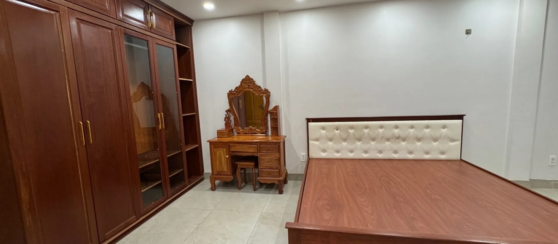 Nhà đẹp, hẻm xe hơi, tặng full nội thất gỗ xịn... Bán nhà riêng tại Bàn Cờ, Hồ Chí Minh 01
