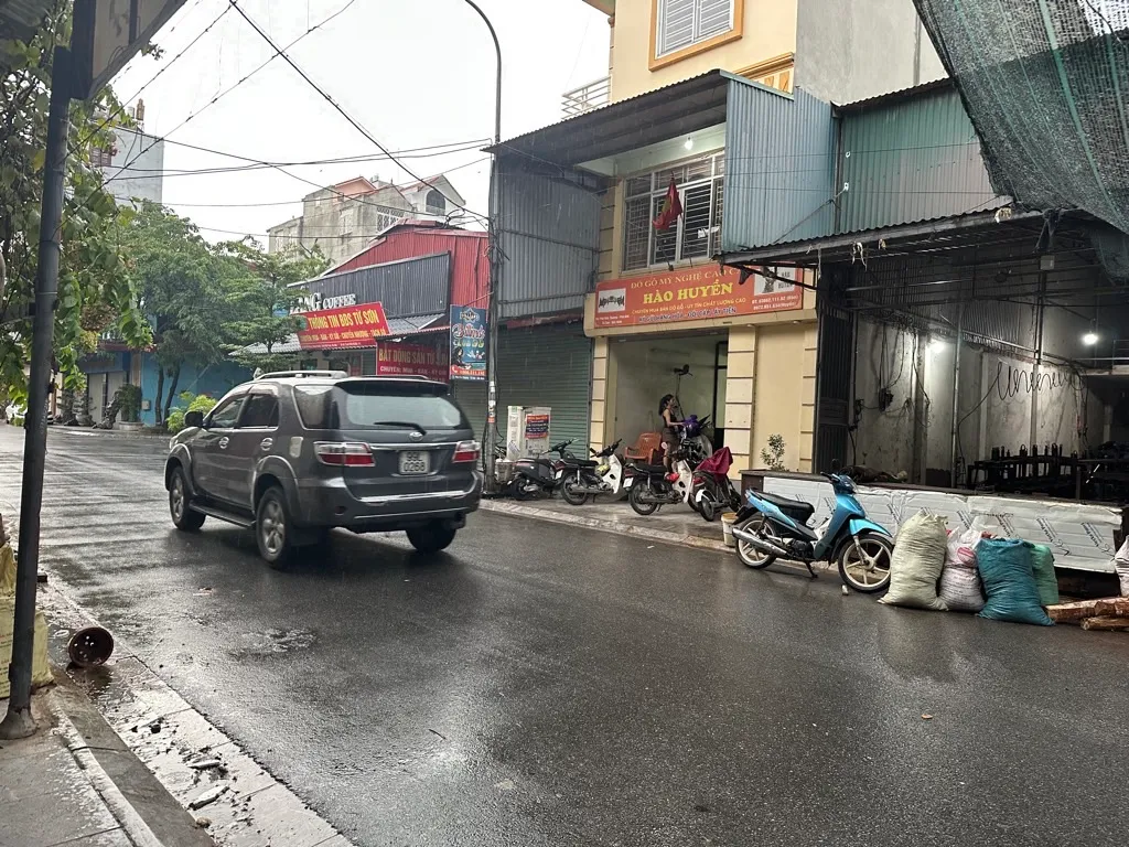 MẶT PHỐ CHỢ GỖ KINH DOANH SẦM UẤT. ĐƯỜNG THẢM NHỰA RỘNG THÔNG Ô BÀN CỜ. VỈA HÈ RỘNG Ô TÔ NGỦ NGÀY Đ... Bán nhà mặt phố tại Chi Lăng, Bắc Ninh 01