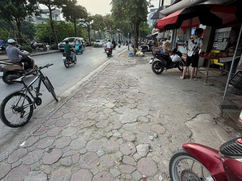 Nhà lô góc, sổ vuông đẹp phố Vũ Tông Phan, chủ ngộp bank giảm sock 1 tỷ, cách mặt phố 15m.... Bán nhà riêng tại Hoàng Mai, Hà Nội 01