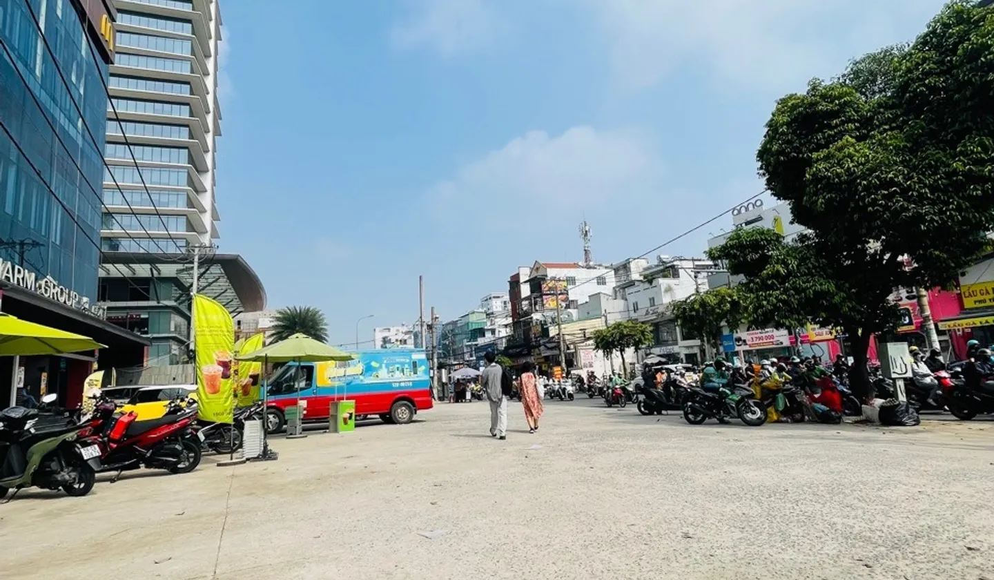 Bán nhà mặt phố 7 tầng rộng 70m2, mặt tiền 6m tại quận 10... Bán nhà mặt phố tại Hòa Hưng, Hồ Chí Minh 01