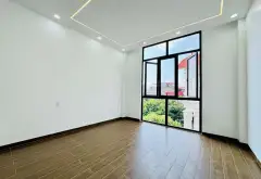 🏡 NHÀ ĐẸP KIỀU HẠ – NGÕ 3m, Ô TÔ ĐỖ cửa

📐 Thông số:

Diện tích: 41.9m2
Xây 4 tầng kiên cố... Bán nhà riêng tại Đông Hải, Hải Phòng 06
