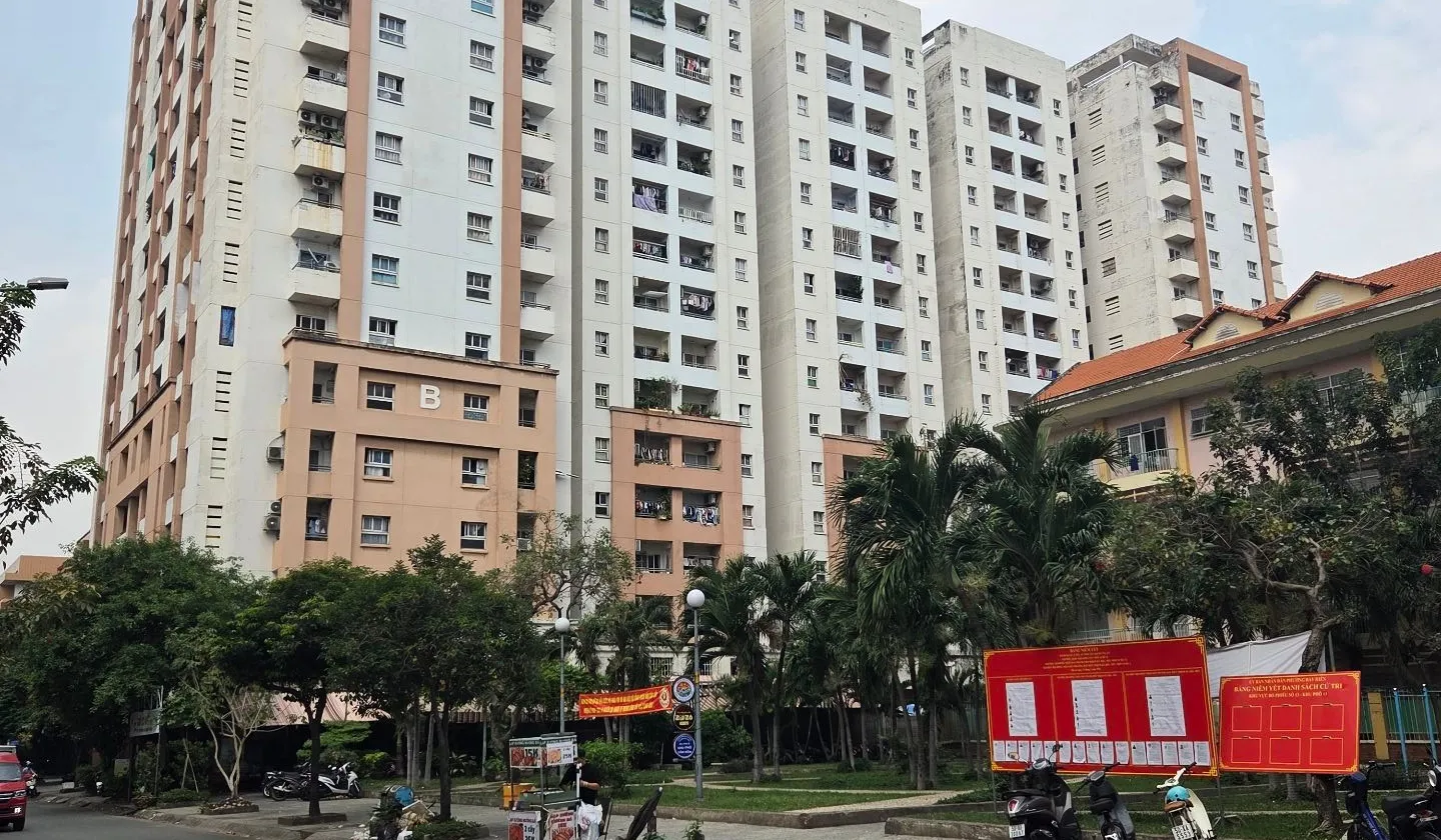 Bán căn hộ chung cư 2 phòng ngủ tại phường Hồng Lạc, căn hộ thoáng mát tầng 11 có thang máy... Bán căn hộ chung cư tại Bảy Hiền, Hồ Chí Minh 01
