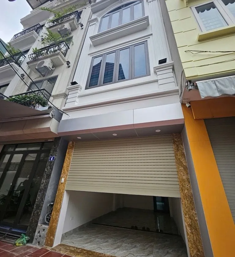 Bán nhà riêng 5 tầng có thang máy tại phường Long Biên, Hà Nội... Bán nhà riêng tại Long Biên, Hà Nội 01