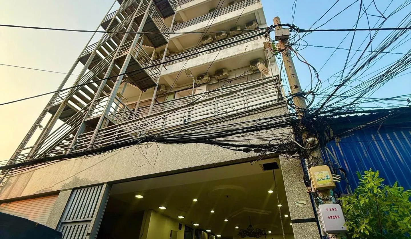Bán toà nhà 7 tầng cho thuê kinh doanh, 68 phòng, vị trí gần kênh Tham Lương, diện tích 327m²... Bán nhà riêng tại Bình Hưng Hòa, Hồ Chí Minh 01