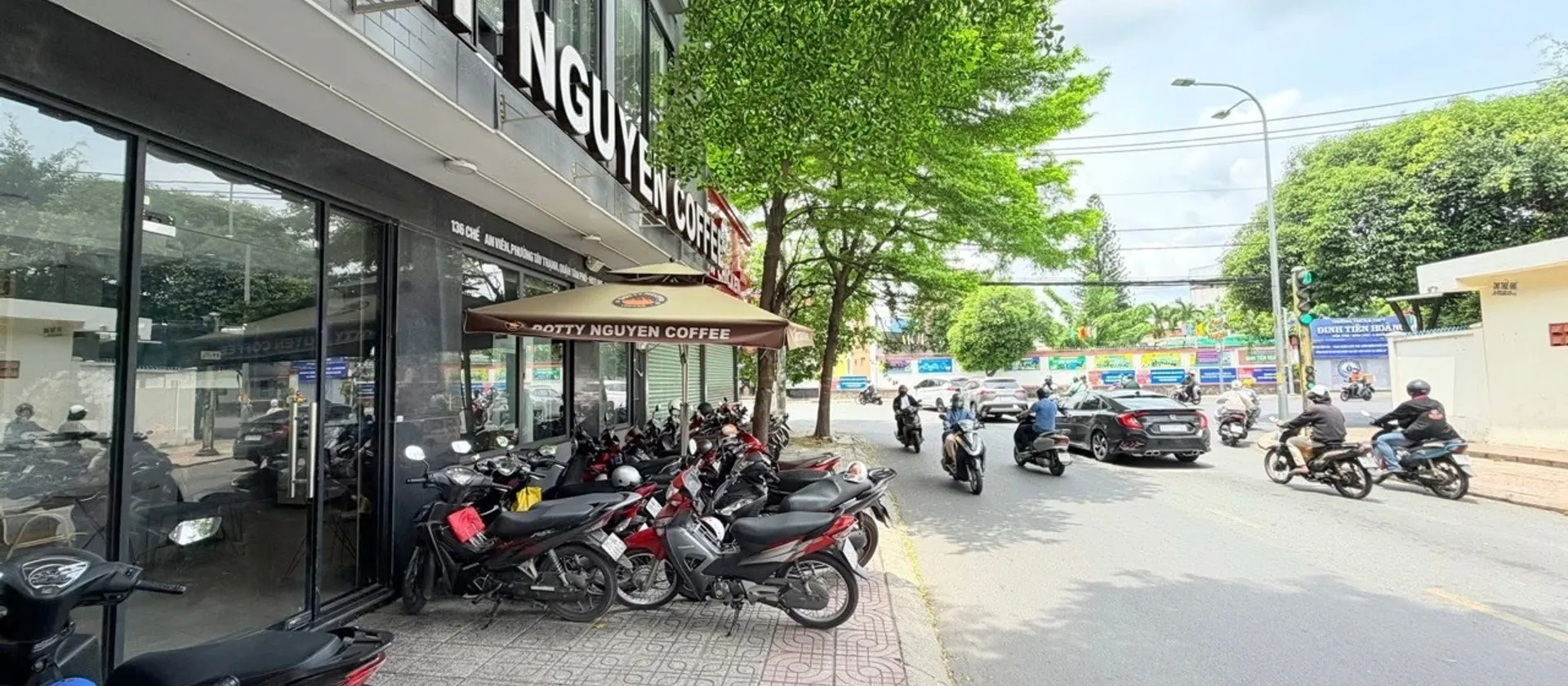 Trường Đại Học Công Thương, Aeon Tân Phú, căn góc ngang lớn thích hợp kinh doanh mọi ngành nghề,...... Bán nhà mặt phố tại Tây Thạnh, Hồ Chí Minh 01