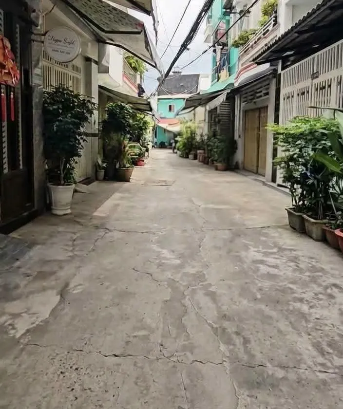 Bán nhà mới Âu Dương Lân P.3 Q.8. Diện tích 45,3m2. Kết cấu 5 tầng 6PN 4WC. Hoàn công đủ.... Bán nhà riêng tại Chánh Hưng, Hồ Chí Minh 01