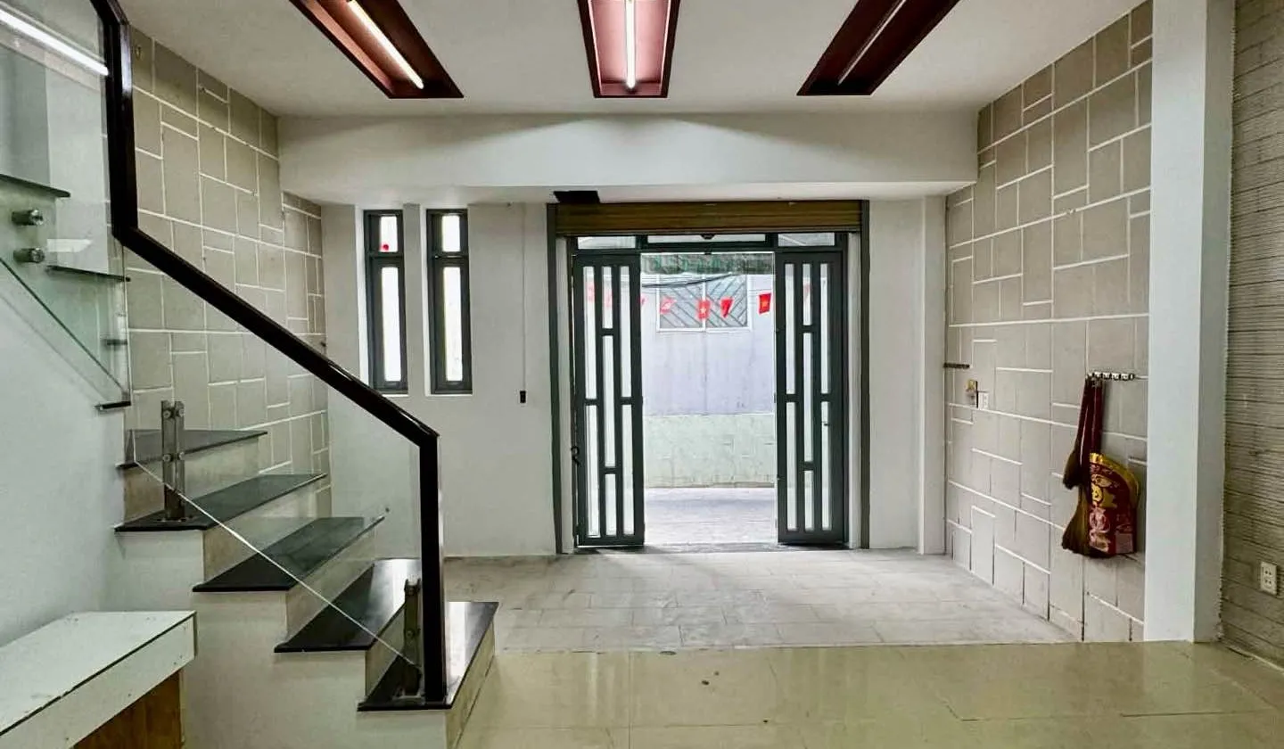 Nhà 2 mặt hẻm thoáng mát tại Quận 6 giá tốt khó tìm... Bán nhà riêng tại Phú Lâm, Hồ Chí Minh 01