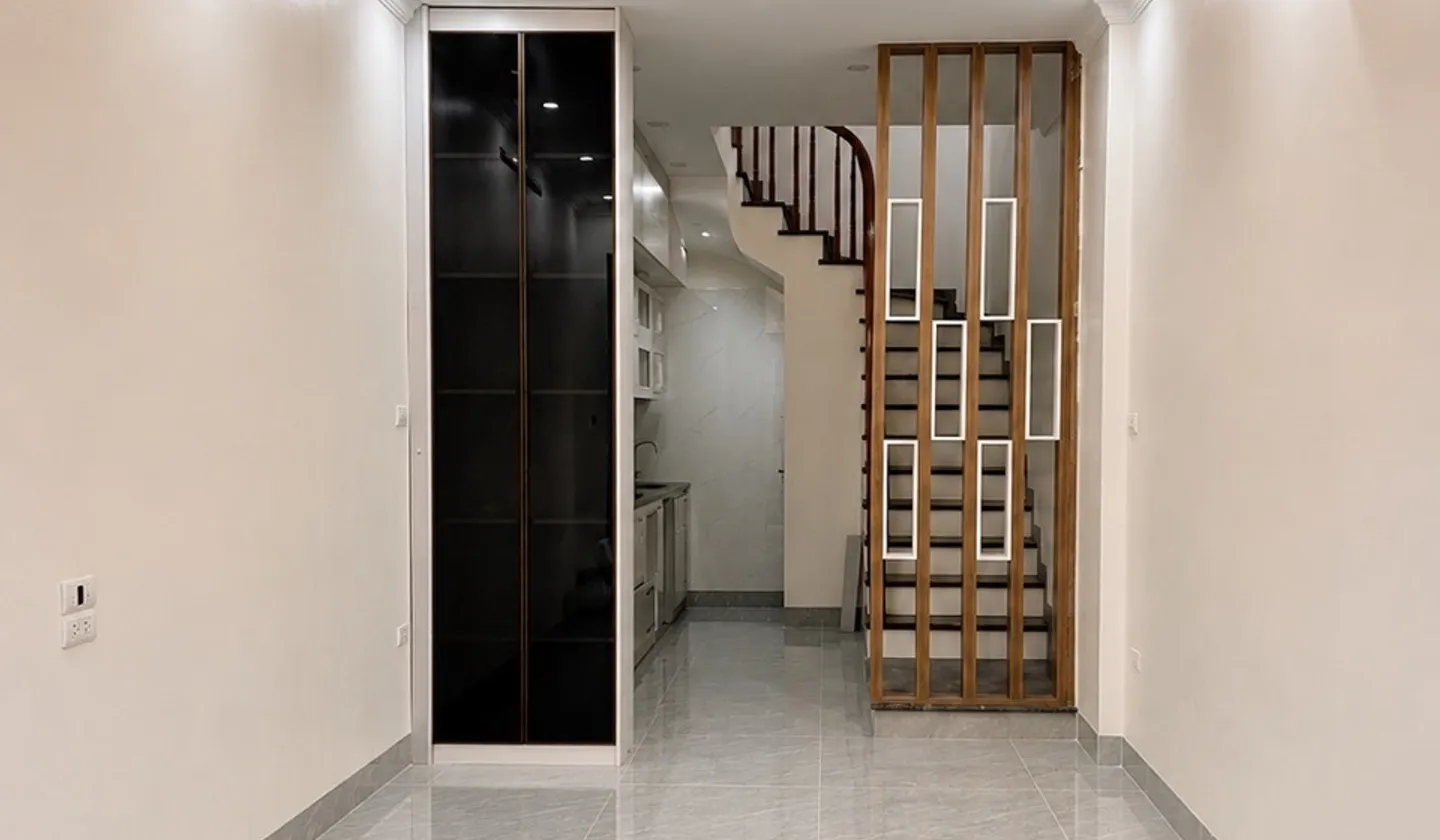 6.95 TỶ CÓ NHÀ MỚI TINH 5 TẦNG - NGÕ OTO, THÔNG, GIÁ QUÁ HỜI KHÁCH YÊU... Bán nhà riêng tại Việt Hưng, Hà Nội 01