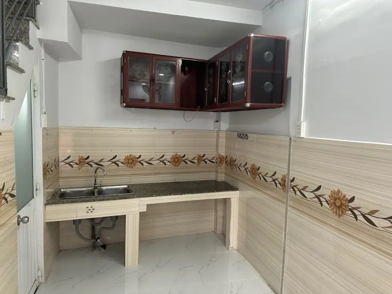 Nhà mới 2 PN, xe hơi đậu cửa tại Bảy Hiền... Bán nhà riêng tại Bảy Hiền, Hồ Chí Minh 01