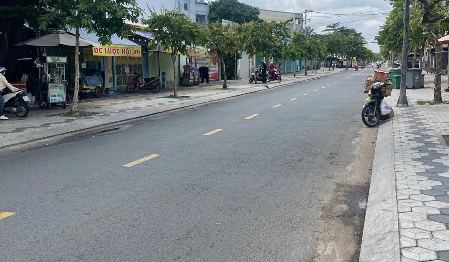 Cơ hội hiếm có sở hữu nhà mái Thái rộng 312m2 tại Song Hành HÓC MÔN với giá cực tốt... Bán nhà riêng tại Hóc Môn, Hồ Chí Minh 01