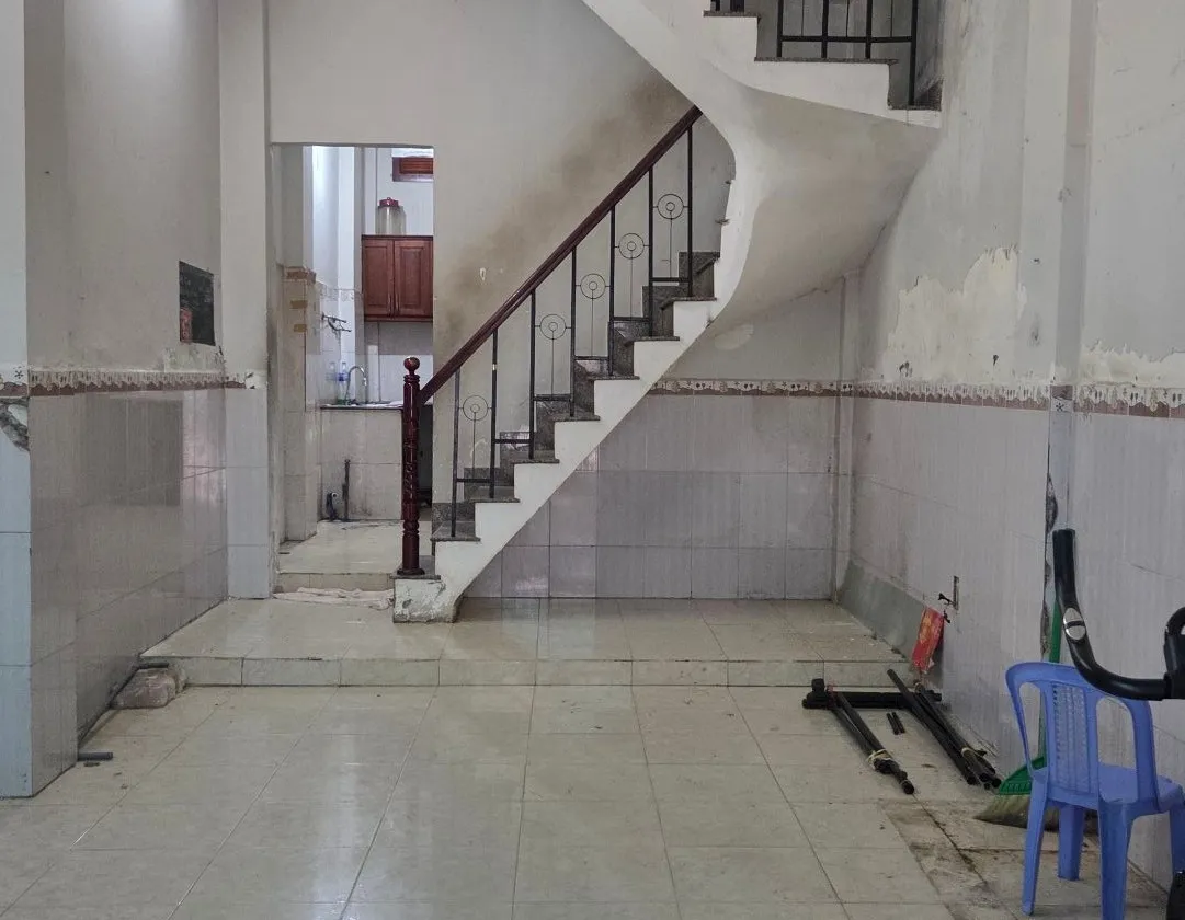 🔥 HẺM 4M SÁT MẶT TIỀN PHAN ĐĂNG LƯU – CHỈ 30M – NHÀ CŨ, TIỀM NĂNG XÂY MỚI... Bán nhà riêng tại Cầu Kiệu, Hồ Chí Minh 01