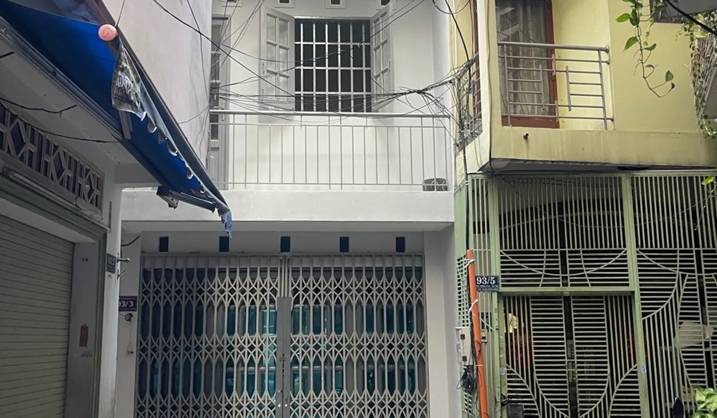 Nhà xinh Phú Hoà - Tiện nghi 3 tầng giá hợp lý... Bán nhà riêng tại Tân Hòa, Hồ Chí Minh 01