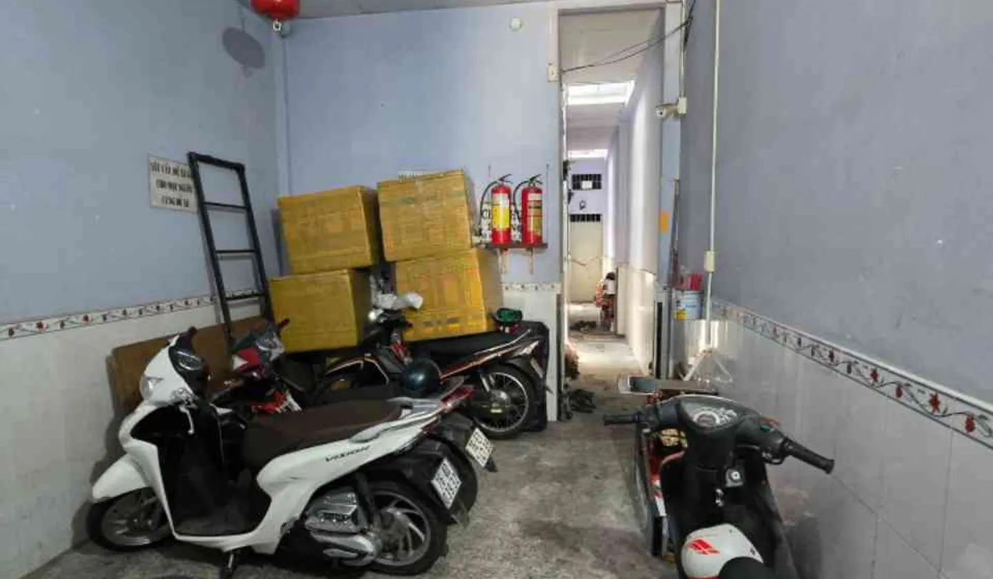 Nhà 8 phòng cho thuê, hẻm xe tải Tân Bình siêu tiện lợi... Bán nhà riêng tại Bảy Hiền, Hồ Chí Minh 01