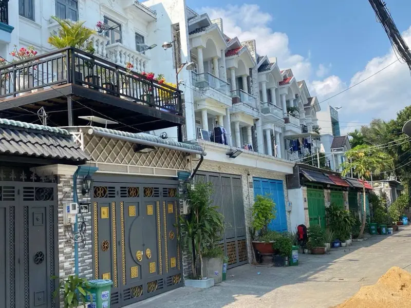 Kho và nhà xưởng mặt tiền rộng tại Quận 12 với đường thông thuận tiện... Bán kho, nhà xưởng tại An Phú Đông, Hồ Chí Minh 01