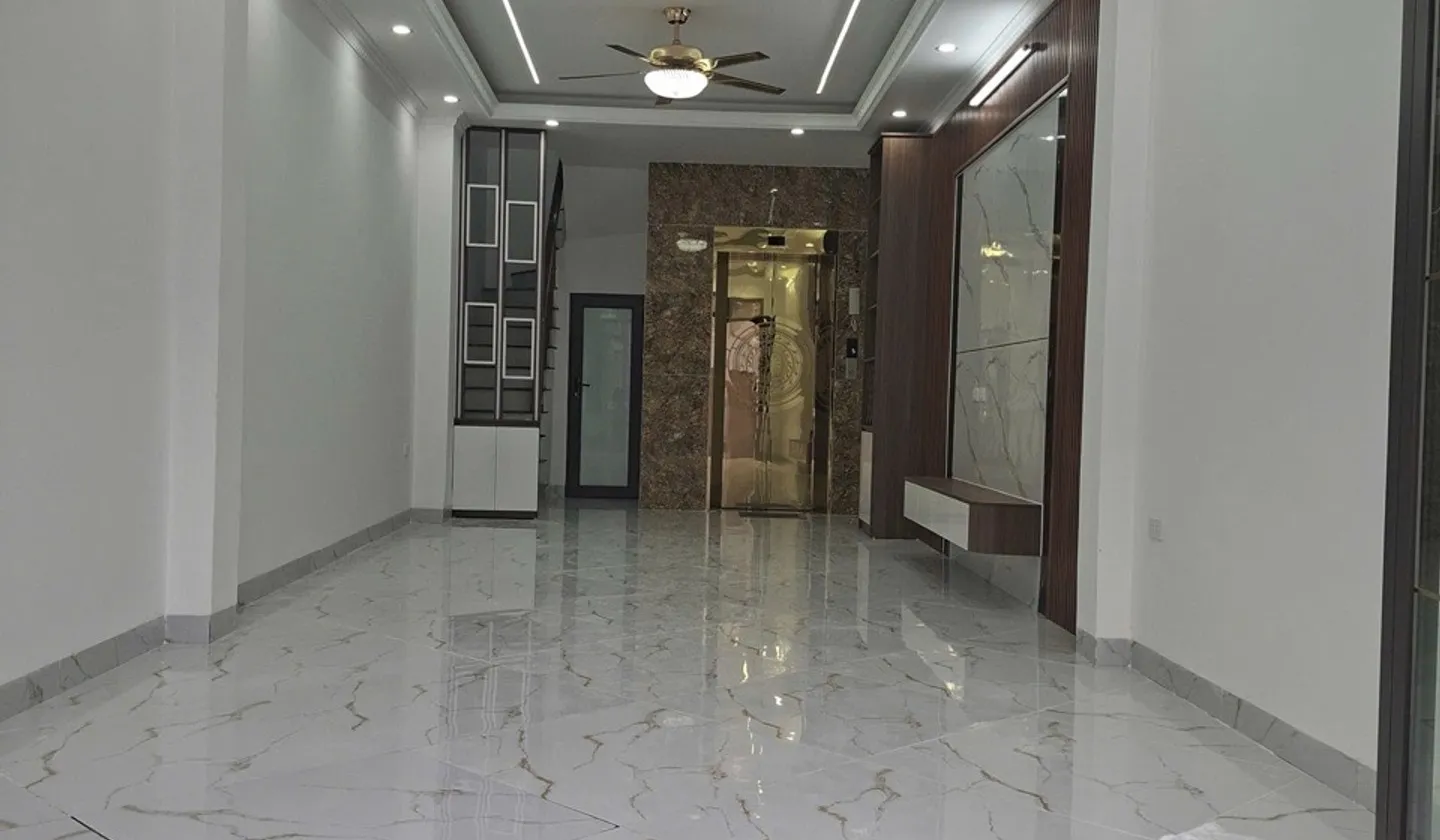 Chủ Cắt Lỗ Bán Gấp Hạ Gần 2 tỷ Nhà Thang máy -6 ngủ rộng thoáng - Ngay Aeon Mail Long Biên... Bán nhà riêng tại Long Biên, Hà Nội 01
