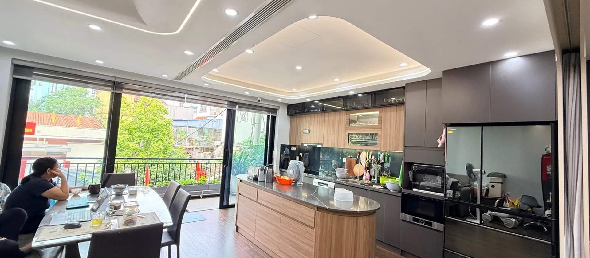🔥SIÊU PHẨM BỒ ĐỀ – LONG BIÊN 🔥
💎 GARA 4 Ô TÔ – 6 TẦNG THANG MÁY – NHÀ DÂN TỰ XÂY – FULL NỘI THẤT... Bán nhà riêng tại Bồ Đề, Hà Nội 01