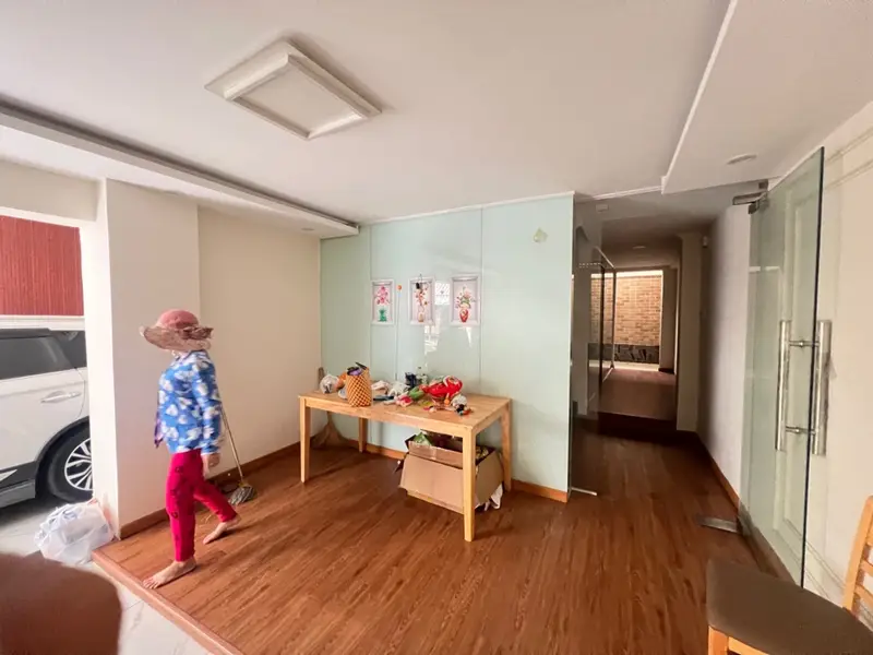 Nhà mặt phố khu vực quận 3 với diện tích 53,4m2, 5 tầng phù hợp kinh doanh và an cư... Bán nhà mặt phố tại Bàn Cờ, Hồ Chí Minh 01