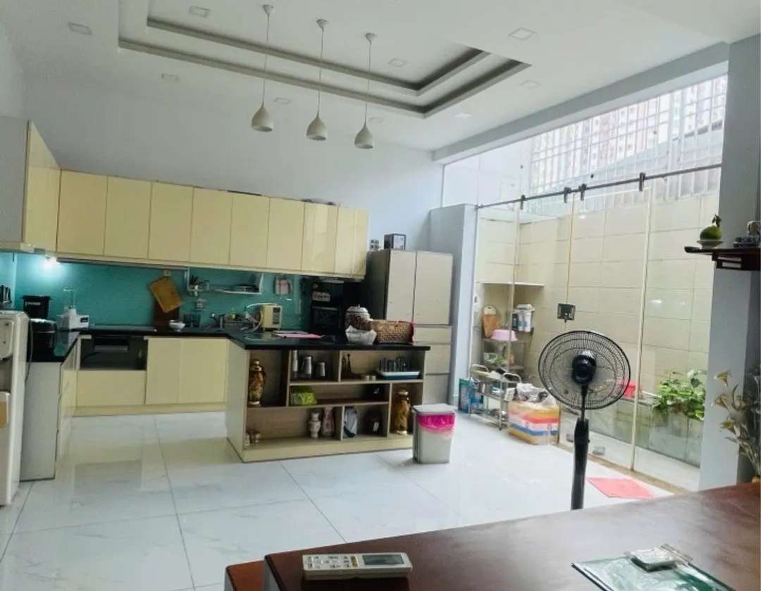 Kết cấu: 4 tầng kiên cố, sân đỗ xe hơi trong nhà có thể để tầm 4 chiếc, 4 PN master, tầng nào cũng... Bán nhà riêng tại Chợ Quán, Hồ Chí Minh 01