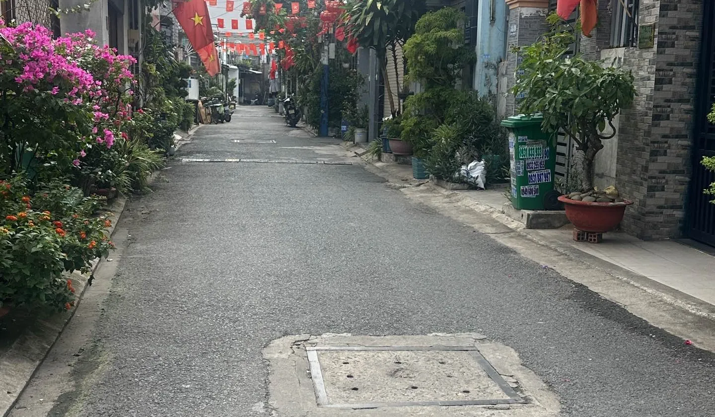Bán nhà riêng 2 tầng hướng Đông Nam tại quận 12 diện tích 72m2 giá 5.2 tỷ... Bán nhà riêng tại Trung Mỹ Tây, Hồ Chí Minh 01