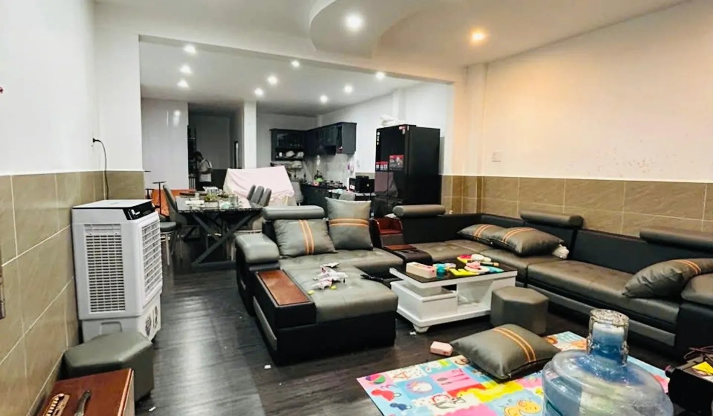 Nhà 2 tầng rộng rãi, đường số 4 Tân Bình, giá tốt... Bán nhà riêng tại Bảy Hiền, Hồ Chí Minh 01