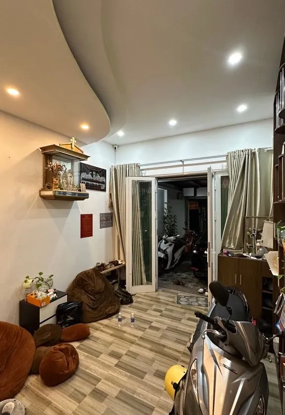Nhà mặt phố 2 tầng giá tốt tại trung tâm Phú Nhuận... Bán nhà mặt phố tại Đức Nhuận, Hồ Chí Minh 01