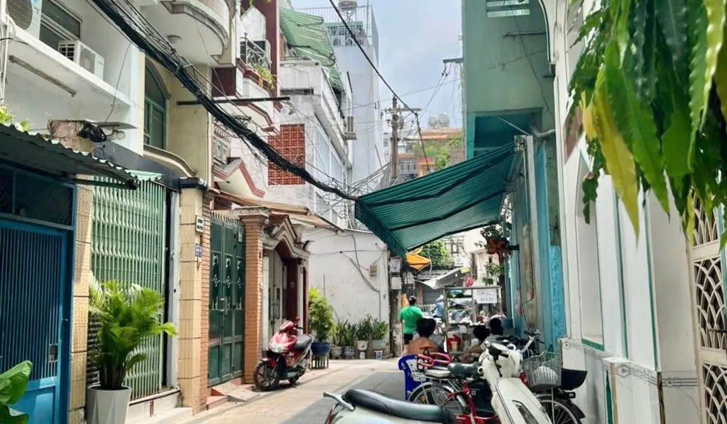 Bán nhà 3 tầng hẻm ô tô thông Quận 10, giá 7 tỷ thương lượng... Bán nhà riêng tại Hòa Hưng, Hồ Chí Minh 01