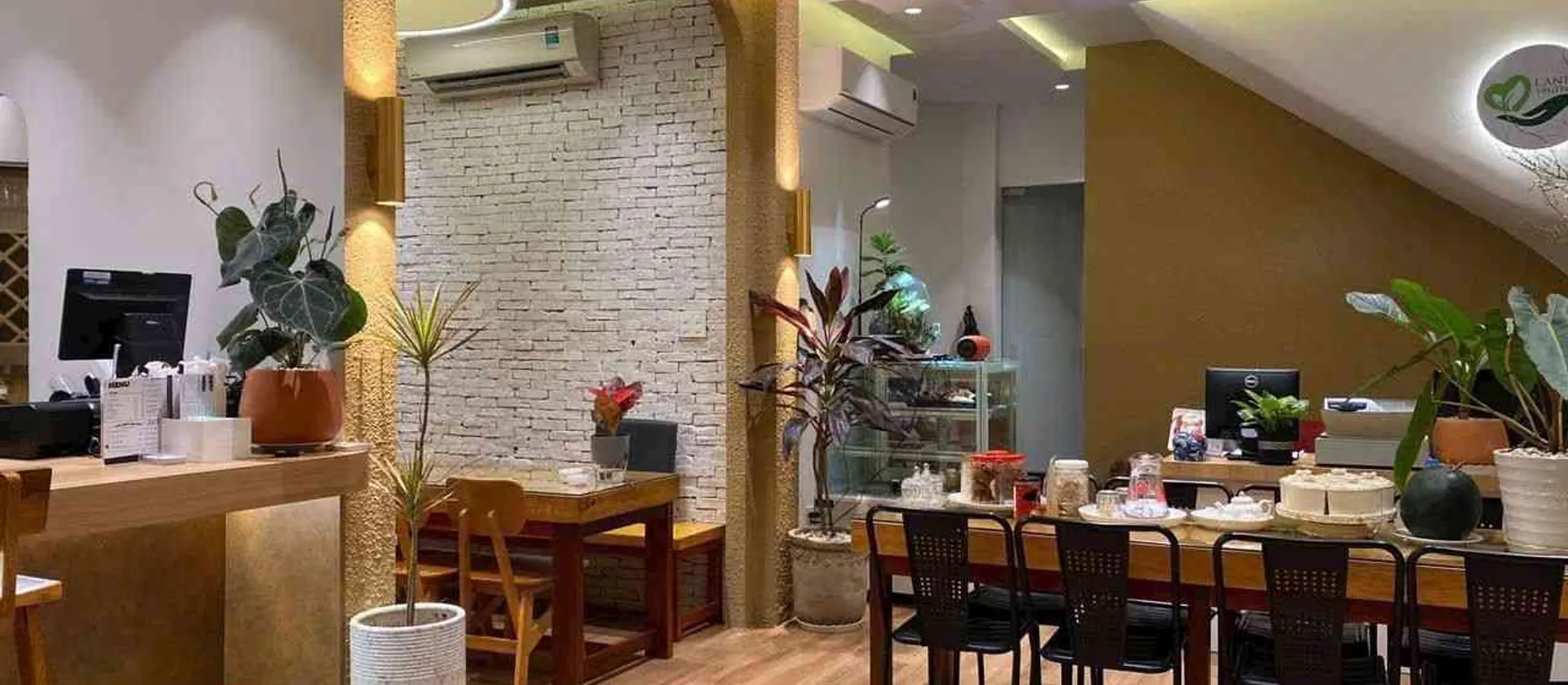 Biệt Thự Tại Trung Tâm Phú Nhuận Với Kiến Trúc Đẳng Cấp Và Không Gian Rộng Rãi, bề ngang rộng hiếm.... Bán nhà riêng tại Phú Nhuận, Hồ Chí Minh 01