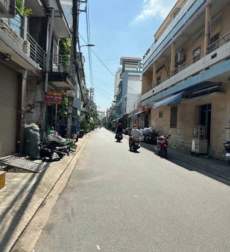 Hàng hiếm Tân Phú! 2 mặt tiền hẻm xe hơi tránh, nhà mới ở ngay, dòng tiền khủng.... Bán owner_side tại Tân Phú, Hồ Chí Minh 01