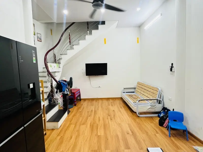 4 tỷ 6 / Nhà lô góc 2 tầng thoáng mát tại trung tâm Vĩnh Tuy, Hai Bà Trưng / 0866863387... Bán nhà riêng tại Vĩnh Hưng, Hà Nội 01