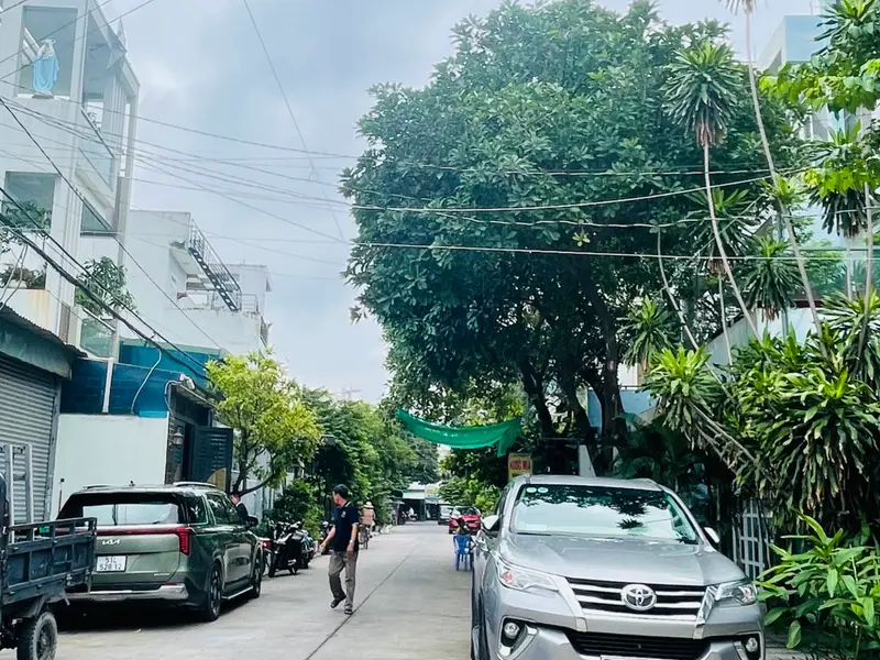 BÁN NHÀ CÁCH MẶT TIỀN LÊ THỊ RIÊNG 3P - NHÀ LẦU ĐÚC KIÊN CỐ ĐƯỜNG 10m THÔNG- DÂN TRÍ CAO... Bán nhà riêng tại Tân Thới Hiệp, Hồ Chí Minh 01