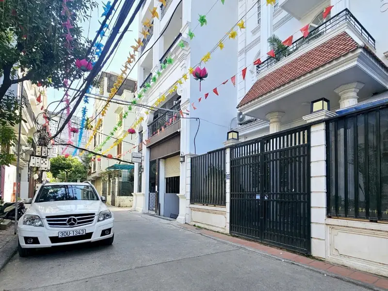 Bán biệt thự 3 tầng hiếm ở ngõ phố Tô Ngọc Vân, gần Hồ Tây, ô tô 16 chỗ vào... Bán nhà riêng tại Hồng Hà, Hà Nội 01
