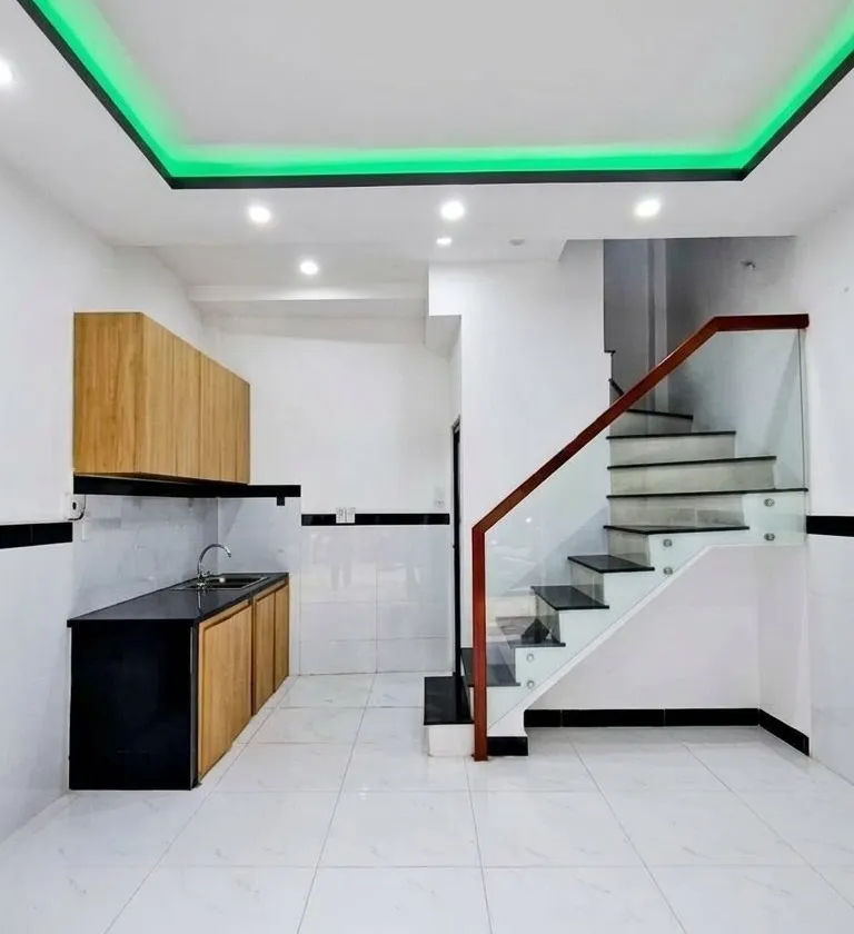 Nhà Tân Bình – Lạc Long Quân, 2 tầng ở ngay - KD, ngang 4m – 40m2 - hơn 3 tỷ.... Bán nhà riêng tại Bảy Hiền, Hồ Chí Minh 01