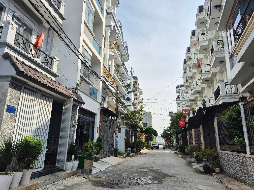 Nhà đẹp 4 tầng rộng rãi tại Thới An, Sài Gòn... Bán nhà riêng tại Thới An, Hồ Chí Minh 01