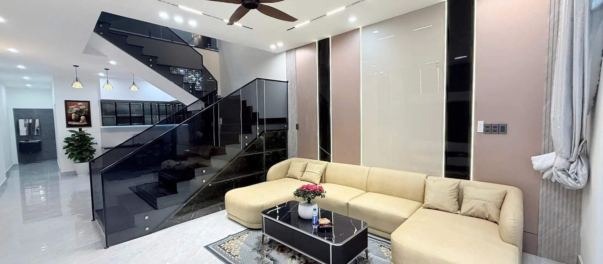 🚨 7,X TỶ – CĂN NHÀ NÀY CÓ MỘT CON SỐ RẤT DỄ BỊ BỎ QUA…... Bán nhà mặt phố tại Cẩm Lệ, Đà Nẵng 01