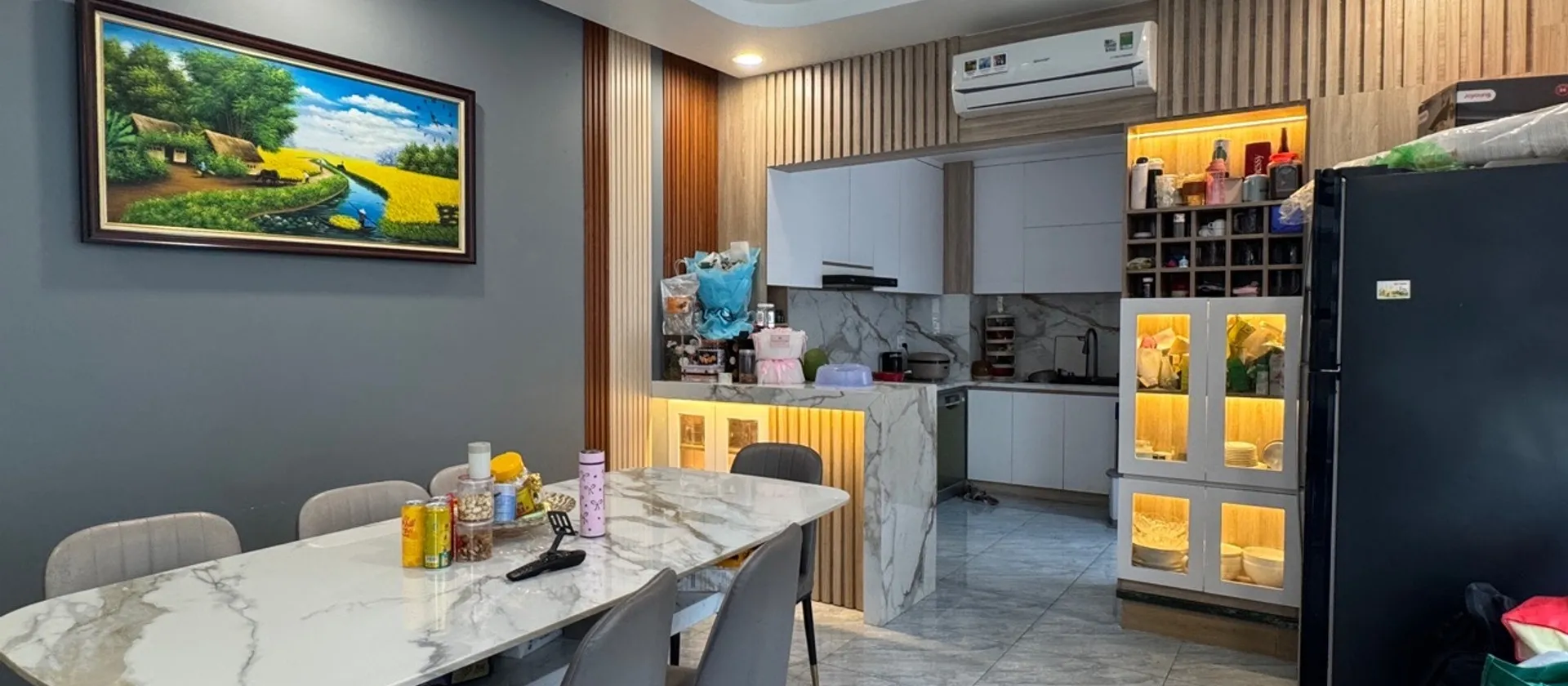 LÔ GÓC, HXH, NHÀ MỚI ĐẸP HƠN NGỌC TRINH, CHỦ TẶNG NỘI THẤT ĐẸP GIÁ TRỊ.... Bán nhà riêng tại Hòa Bình, Hồ Chí Minh 01