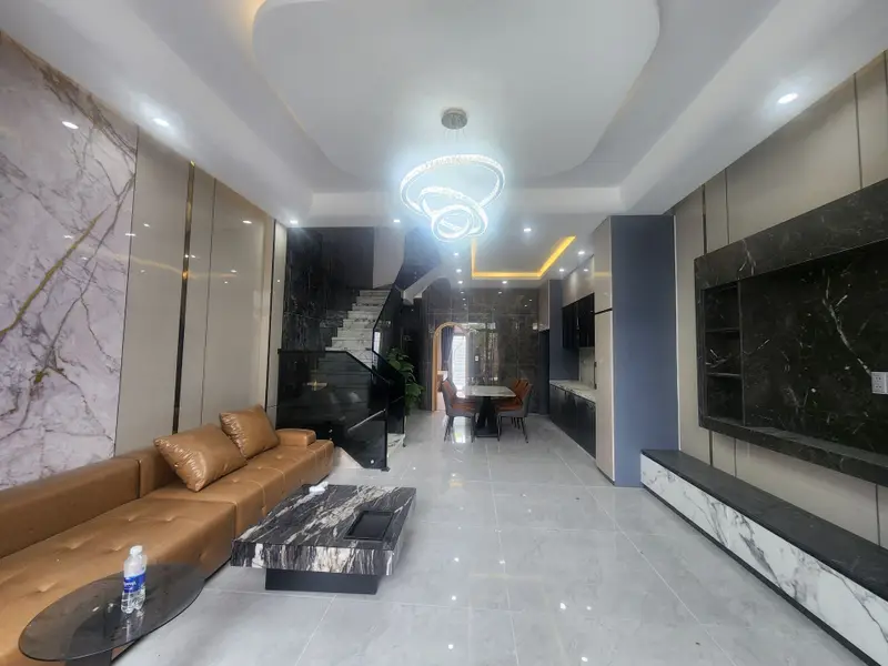 🏡 **7,X TỶ – 115M² MẶT ĐƯỜNG 7,5M, NHÀ 3 TẦNG MÀ CẢM GIÁC NHƯ ĐANG Ở BIỆT THỰ!**... Bán nhà mặt phố tại Hòa Xuân, Đà Nẵng 01